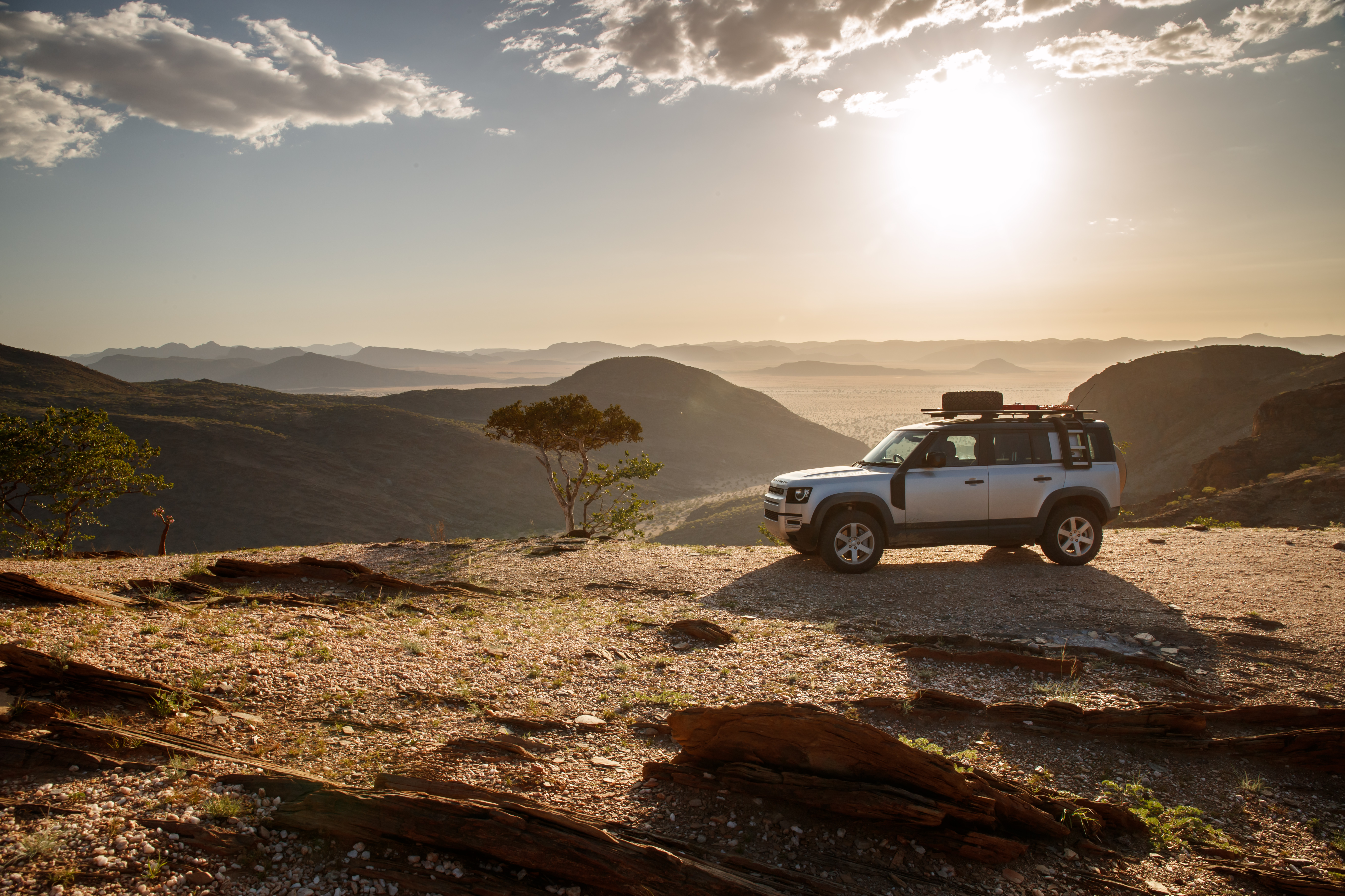 Header de Land Rover